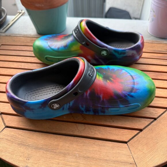 Crocs Classic Tie-Dye Clog Multicolor Slip-On Casual Footwear Size M8/W10 - Picture 4 of 7